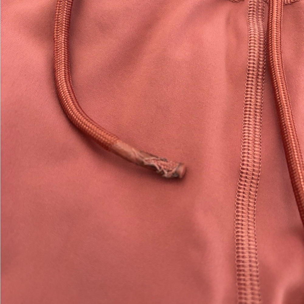 Vuori High-Rise Leggings in Clay Rose - Picture 4 of 4